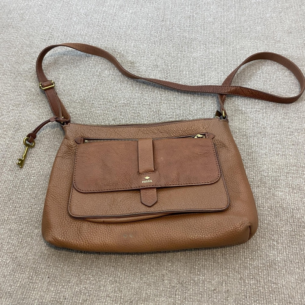 Fossil Crossbody‎ Bag Womens Medium Brown Leather Zip Front Pocket Key Charm